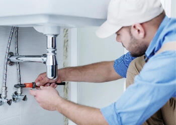 Rénovation de salle de bain à Poitiers pour les personnes âgées : solutions d’accessibilité et de sécurité avec GDI Plomberie