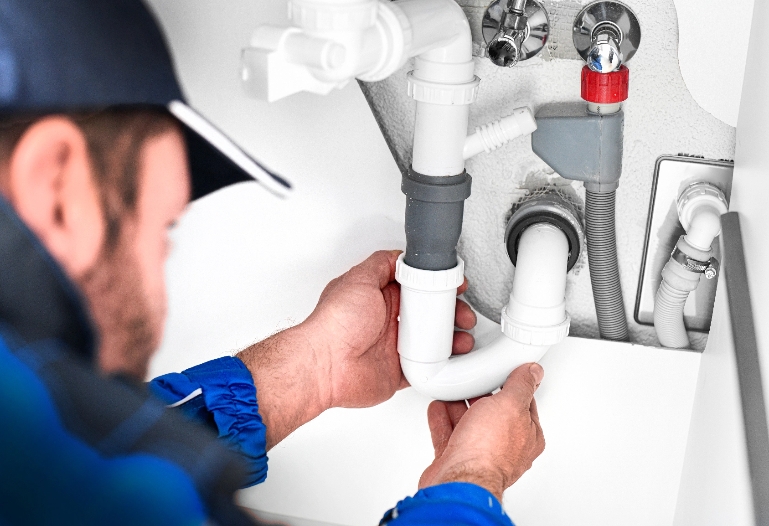 Installation d’équipement sanitaire à Poitiers durable : options respectueuses de l’environnement